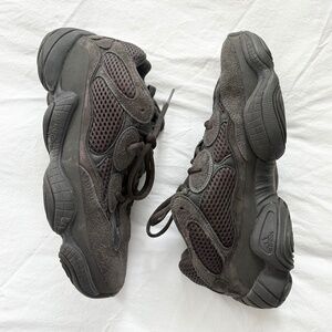 Yeezy 500 utility black